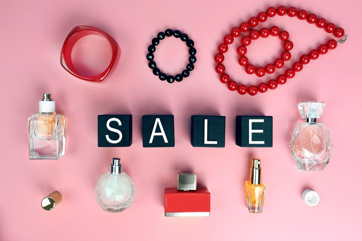 Unwrap Savings: Shop Simon’s Nat’ Accessories Day Sale