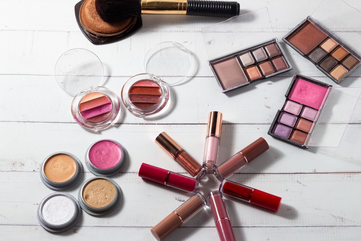 Discover Laura Geller’s Top 5 Best Sellers: Makeup Magic Unveiled!