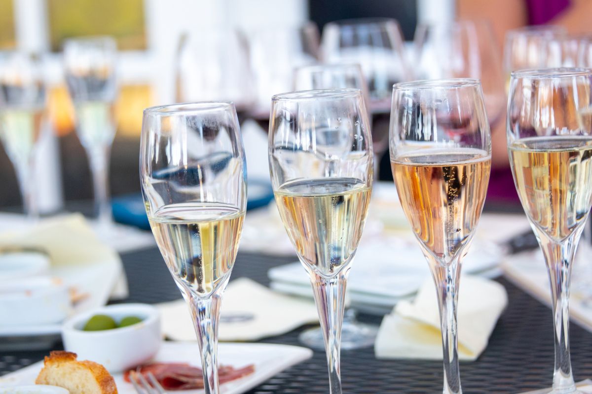 Ruinart Blanc de Blancs Brut Champagne: A Premier Cru Masterpiece