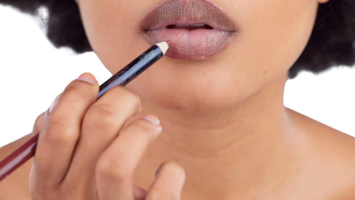 MAC Chestnut Lip Liner Review: The Iconic Brown Shade Beauty Lovers Swear By