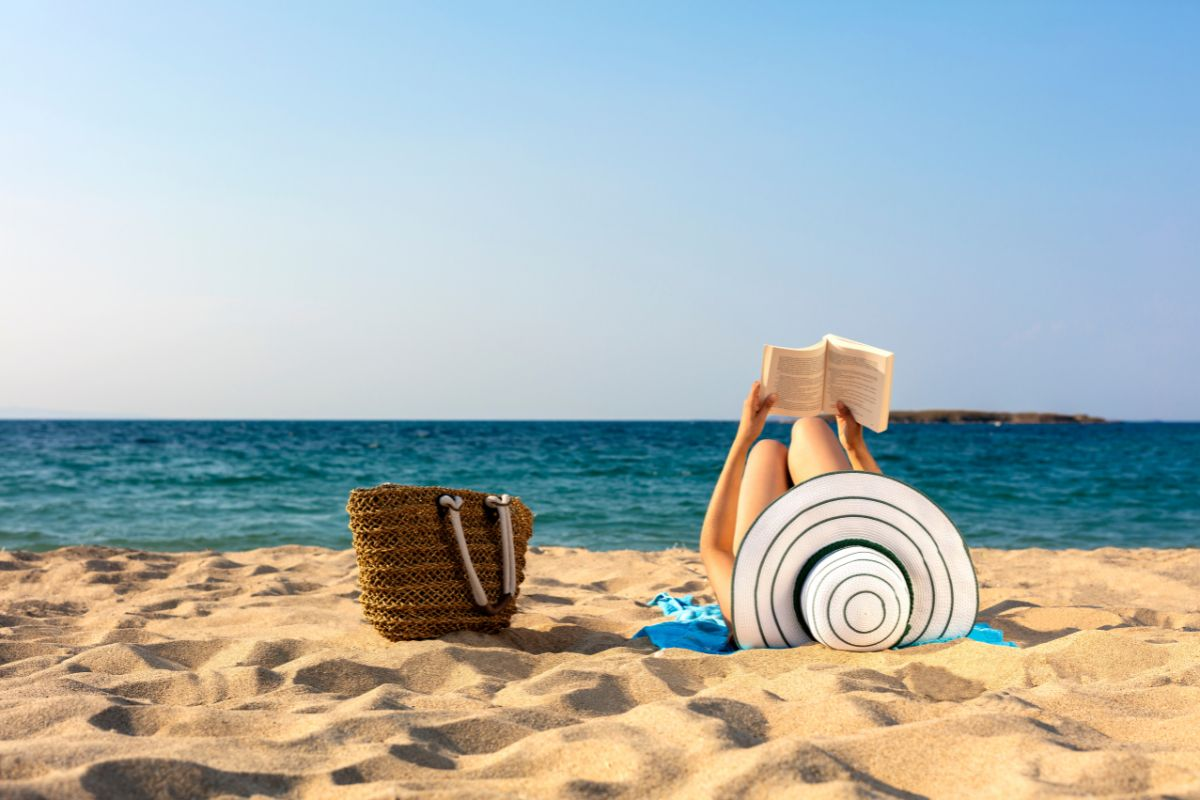 ThriftBooks Summer Reads: Best Cheap Paperbacks for 2025 Vacations