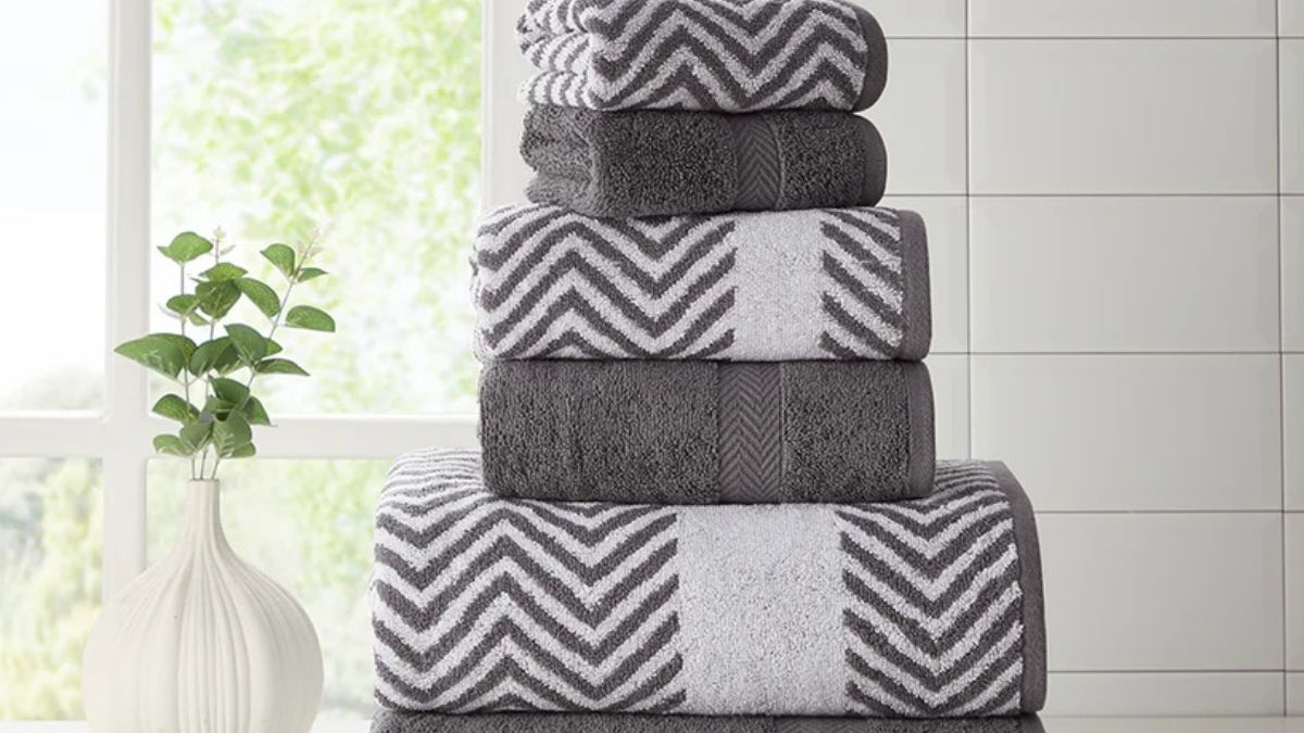 Kathy Ireland Chevron Jacquard Towel Set: A Practical Luxury for Everyday Living