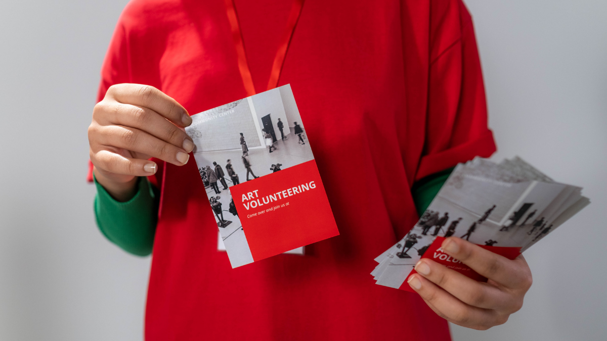 Flyers vs. Brochures: Which Marketing Material Should You Choose?